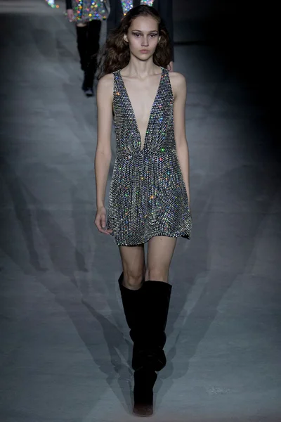 Look 64